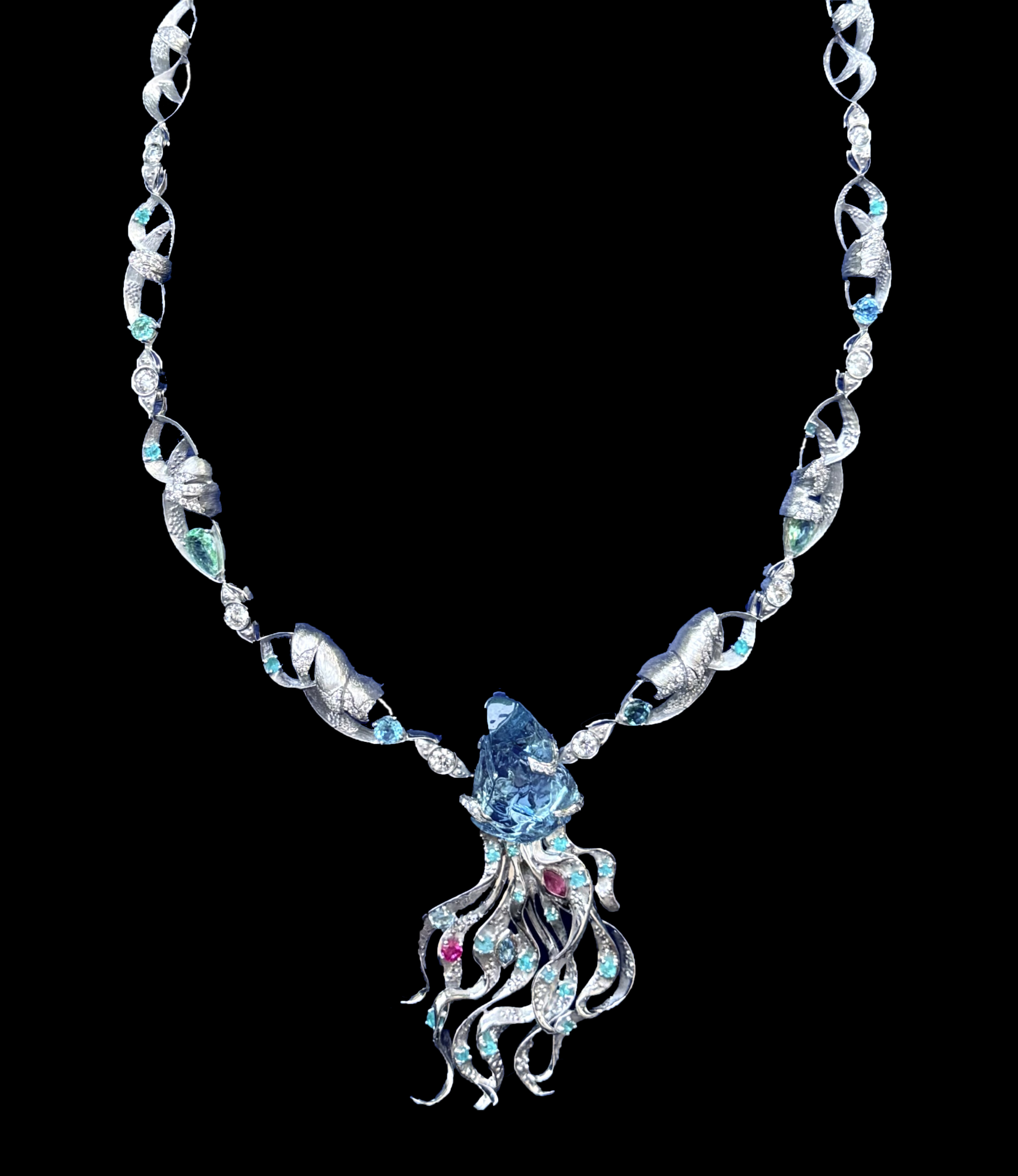 Jaime-Moreno-art-in-fine-jewelry-beauty-of-the-sea-Necklace-Over-Sea Chest